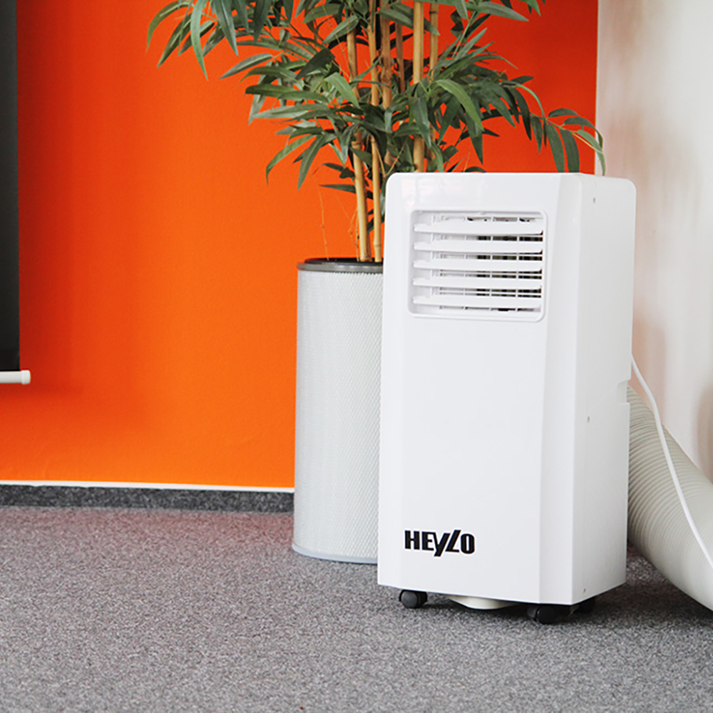 Heylo air conditioner AC 25 in use