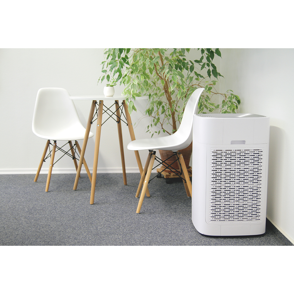 Heylo HL 800 air cleaner in an office