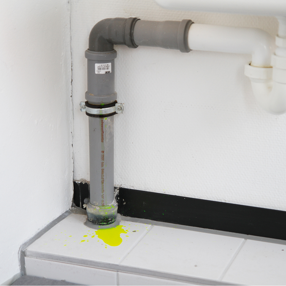 leak detection with drain dye
