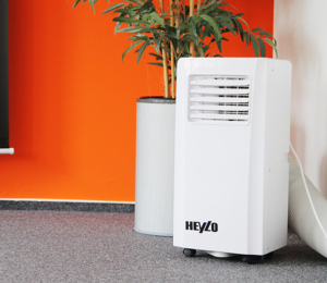 Heylo air conditioner AC 25 in use